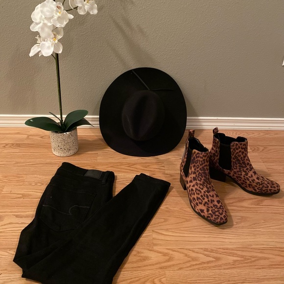 Leopard 🐆 Brown Boots 👢 - Picture 6 of 7